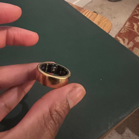 Oura Ring Horizon Size 7 in Gold - Picture 2 of 7